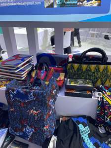 Bonnet d'hiver artisanal en laine 100% motif arc zambien MNAK Fashion Thrills, tissé à la main, circonférence de tête 48-50cm - Product Image 4