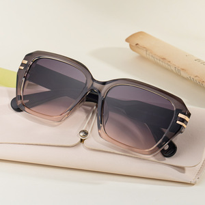 Gafas de sol con montura cuadrada Fy-99256, material de PC, protección Uv400, gafas de sol unisex de moda para conducir y uso al aire libre - Product Image 1