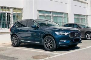 2019 pour <span class=keywords><strong>XC60</strong></span> T5 AWD SUV Automatique avec Intérieur en Cuir, Toit Ouvrant Panoramique, Éclairage LED, Fonctions de Sécurité, Conduite à Gauche - Product Image 3
