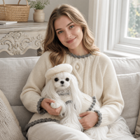 Ensemble de pulls à pompons personnalisés en tricot assortis pour femme et chien, vêtements pour animaux de compagnie, usine ODM OEM, vente en gros