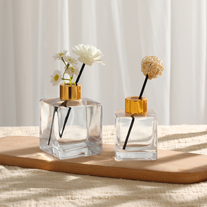 Botellas Difusoras <span class=keywords><strong>de</strong></span> Aroma <span class=keywords><strong>de</strong></span> Vidrio Cilíndricas Cuadradas <span class=keywords><strong>de</strong></span> Color, <span class=keywords><strong>Precio</strong></span> <span class=keywords><strong>de</strong></span> Fábrica, Disponibles en 50ml, 100ml y 150ml, Personalizables - Product Image 4