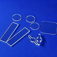 Les plaques en verre de quartz sont utilisées dans les laboratoires optiques pour leur résistance aux hautes températures et à la corrosion.
