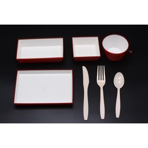 Plato de Plástico Bicolor Rojo y Blanco de Calidad para Catering de Aerolíneas con Diseño Apilable, Material para Servicio de Comidas a Bordo - Product Image 5