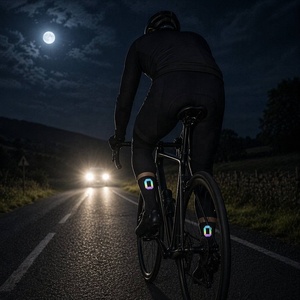 Chaussettes réfléchissantes de sécurité nocturne, respirantes, colorées, à effet dégradé, qui brillent dans le noir, pour la course nocturne, le cyclisme et le travail - Product Image 2
