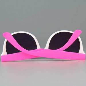 Lunettes de soleil unisexes pour enfants ALPSTREE FW6343, cadeau promotionnel, carrées, UV400, cadre mat bicolore néon, publicité OEM personnalisée - Product Image 5