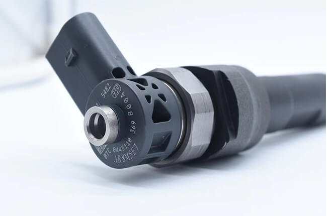 Hot sale Common rail fuel injector 0445110369 0445110646 0445110647
