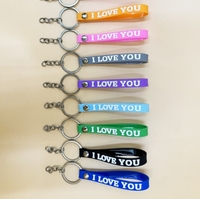 Porte-clés en caoutchouc souple PVC en forme de lettre, avec cordon en cuir, jouet en peluche, accessoire en silicone et cuir, petit pendentif, cadeau