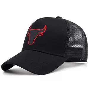 Venda quente 6 Painel Cap com logotipo bordado personalizado Proteção solar ajustável Trucker Mesh Hat bull cap