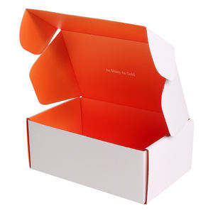 Cajas de Cartón Corrugado Biodegradables y Ecológicas Resistentes de Color Blanco Dorado <span class=keywords><strong>para</strong></span> Embalaje de Ropa con Forro de Esponja y Relieve - Product Image 3