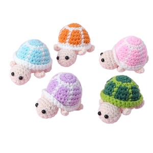 Pendentif tortue en crochet tissé en soie fait main, étanche, mini-poupée, prix d'usine, vente chaude pour toutes les occasions festives - Product Image 1