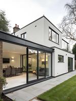 Porte coulissante en aluminium à double vitrage cannelé avec cadre noir, verre trempé, design mince, pour séparation intérieure de chambre moderne ou extérieur