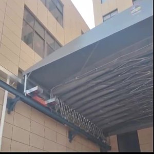 Mái che di động ngoài trời lớn, có thể thu vào bằng điện, chất liệu <span class=keywords><strong>PVC</strong></span>, mái che di động, sân bóng rổ, mái che thể thao bằng thép gấp gọn, nhà để xe thể thao - Product Image 2