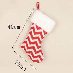 Chaussettes de Noël personnalisées brodées au point de croix, chaussettes de Noël rayées vintage européennes de luxe pour la décoration de la maison et des fêtes - Product Image 2