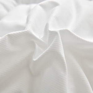 Fornitore di Piumoni per Hotel, Produttore di Trapunte Personalizzate per Quattro Stagioni in Tessuto di Poliestere con Imbottitura e Rivestimento - Product Image 4
