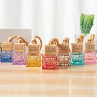 Diffuseur d'huiles essentielles suspendues de 10ml, flacons de bouteille de pendentif d'aromathérapie de parfum de désodorisant de voiture carré en verre clair vide