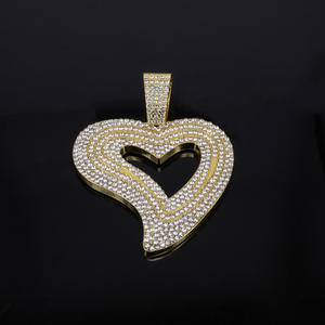 Collar de la <span class=keywords><strong>Alianza</strong></span> Colgante de corazón grande Nuevo estilo europeo americano Hip-Hop Moda para hombres Mujeres Chapado en <span class=keywords><strong>oro</strong></span> con incrustaciones de diamantes - Product Image 6