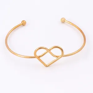 Wholesale Custom Gold Heart Shape Stainless Steel Unique Bangle Classic Style Jewelry For Gifts And Parties