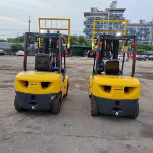 Montacargas Diésel Komatsu de 3 Toneladas, Mini Montacargas Multifuncional con Desplazador Lateral, Tracción en las 4 Ruedas, Mástil de 3 Etapas - Product Image 4