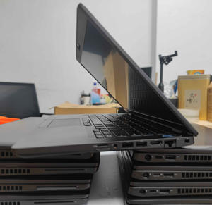 Ordinateur portable professionnel d'occasion Dell 5400 8e génération 8 Go 256 Go SSD à prix abordable pour le travail quotidien au bureau, interface fluide - Product Image 4