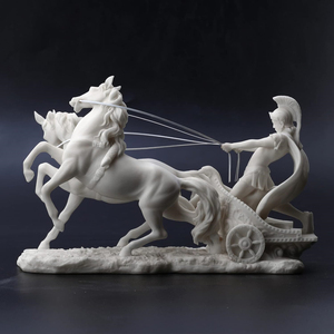 Poliresina Centurión romano de 11 pulgadas en dos caballos Carro Estatua Resina Mármol Acabado blanco Escultura - Product Image 5