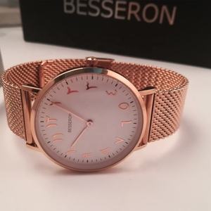 Reloj de Mujer Personalizado con Nombre, Esfera con Números Arábigos, Movimiento de Cuarzo Japonés, Diseño Floral, Correa de Cuero, Resistente al Agua - Product Image 5