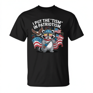 Camiseta I Put The Tism In Patriotism con diseño de mapache patriótico, color negro, unisex, para adultos, cuello redondo, manga corta - Product Image 2