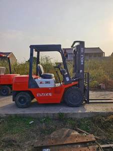 Chariot élévateur diesel à roues de 3,5 tonnes, 4,5 m, marque chinoise, tout-terrain, bon prix, chariot élévateur d'occasion, 1 an - Product Image 3
