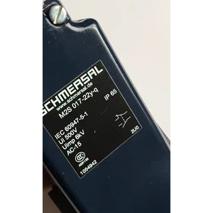 ลิมิตสวิตช์ Schmersal รุ่น M2S 017-22y-q แบบ SPDT 24 โวลต์ 1 แอมป์ สำหรับใช้งานในอุตสาหกรรม - Product Image 1