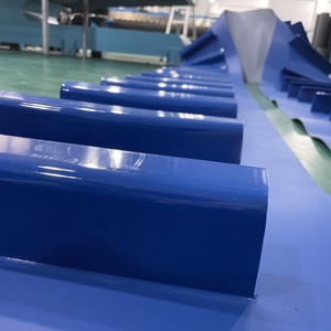 Courroies de conveyeur plates bleues de PVC avec les crampons de rotation et la paroi latérale pour des haricots - Product Image 4