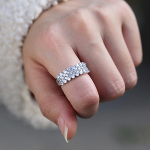 Anello Classico a Doppia Fila con Design Rotondo per Donne - Product Image 2