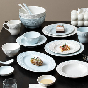Platos de cena de fresa <span class=keywords><strong>en</strong></span> relieve, juego de cerámica, vajilla de porcelana de lujo, juego de vajilla de mesa de comedor de gres - Product Image 4
