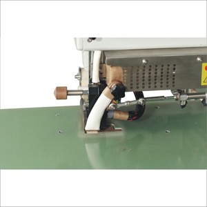 Machine à coudre à lit plat Bitop pour l'assemblage et le pliage BT-900-B, fabrication de sous-vêtements en tricot sans couture - Product Image 2