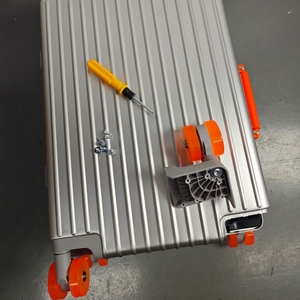 Set di Valigie Trolley da Viaggio in Alluminio con Scomparto per Laptop OEM/ODM, Ruote Girevoli Staccabili e Facili da Mantenere - Product Image 6