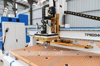 Routeur CNC TechPro 2040 à axe C avec lame de scie à angle réglable pour le traitement multi-angles
