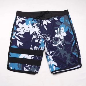 Costumi da Bagno a Righe Personalizzati per Uomo, Pantaloncini da Surf in Tessuto Sublimato all'Ingrosso - Product Image 3