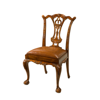 Chaise de salle à manger Chippendale britannique de luxe, chaise en bois massif faite à la main avec des sculptures dorées et une sellerie en cuir