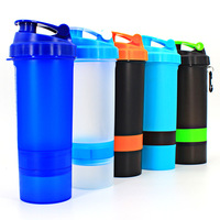 Bouteille Shaker Protéiné 700ml avec Balle Mélangeuse, Anti-fuite, Sans BPA, avec Échelle, pour Fitness, Gym, Sport, Entraînement et Compléments Alimentaires, en Plastique