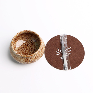Bruciatore d'Incenso in Ceramica per Aromaterapia e Uso Religioso, Lanterna Decorativa in Stile Europeo per Tavola da Pranzo, Legno Sacro Rosso Tibetano - Product Image 1
