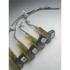 Capteur de température Trane SEN02133 pour climatisation centralisée, installation à sonde unique, sans perçage requis - Product Image 2