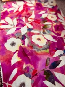 ผ้าซาตินจอร์เจตต์พิมพ์ลายดิจิทัลลายชาติพันธุ์ยอดนิยมสำหรับตัดเย็บเสื้อผ้าและชุดเดรส - Product Image 4