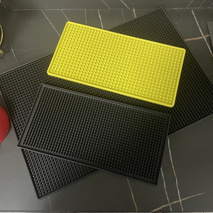 แผ่นรองเคาน์เตอร์บาร์ PVC กันน้ำ ขนาด 18x12 นิ้ว สีดำ ขายตรงจากโรงงาน เป็นมิตรกับสิ่งแวดล้อม ทันสมัย สำหรับอุปกรณ์บาร์ - Product Image 1