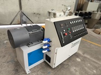 Extrudeuse/Machine d'extrusion PVC haute puissance à double vis conique contrôlée par PLC pour tuyaux 34:1 L/D