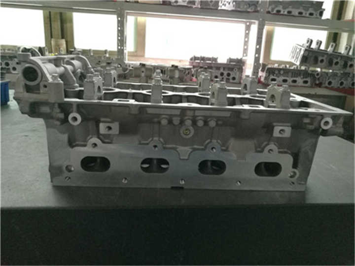 Cylinder Head for Chevrolet Cruze Z16XER 1.6 55565193 Opel Astra 