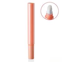 Tube cosmétique en plastique rose brillant de 10 ml avec mousse à l'extrémité pour gloss à lèvres