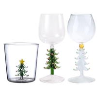Verres à vin décoratifs élégants d'arbre de Noël pour la tasse en verre à boire de cadeau de vacances