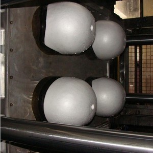 Machine de fabrication de casques de moto en mousse EPS Longwell - Product Image 2