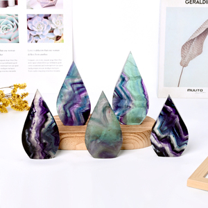 Vente en gros de pierres de guérison en fluorite arc-en-ciel naturelle sculptée en forme de flamme pour la décoration - Product Image 1