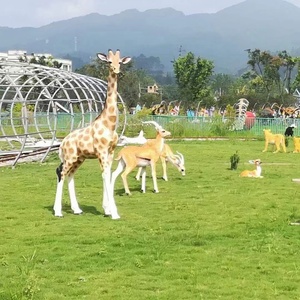 Escultura de <span class=keywords><strong>Jirafa</strong></span> Gigante de Resina <span class=keywords><strong>3D</strong></span> de 6 Pies, Decoración de Fiesta y Boda <span class=keywords><strong>en</strong></span> Venta - Product Image 5