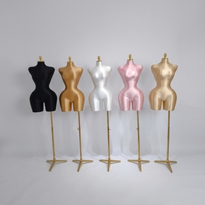 <span class=keywords><strong>Mannequin</strong></span> <span class=keywords><strong>femme</strong></span> grande taille en plastique pour présentation de vêtements, en <span class=keywords><strong>position</strong></span> debout - Product Image 1