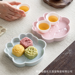 Plateau à fruits en forme de fleur en céramique, plat à thé et à en-cas en porcelaine pour fête, style rétro luxueux - Product Image 4